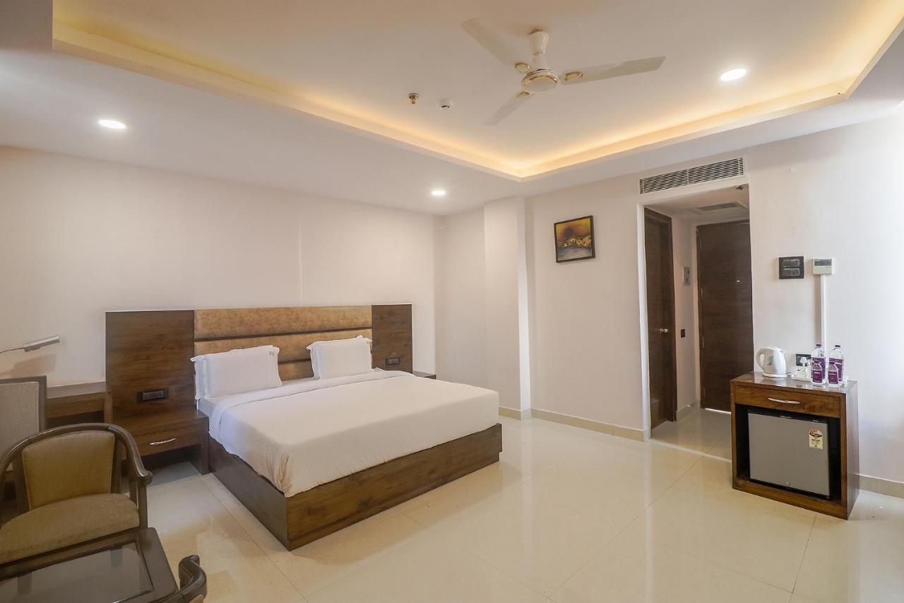 Fabhotel Mid Town Grand Panchkula Extérieur photo