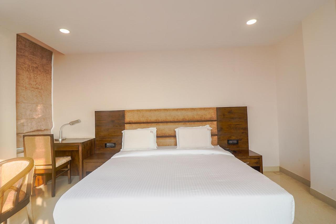 Fabhotel Mid Town Grand Panchkula Extérieur photo