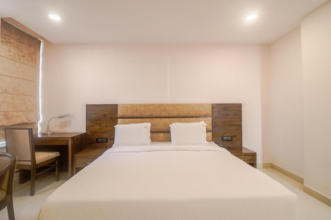 Fabhotel Mid Town Grand Panchkula Extérieur photo