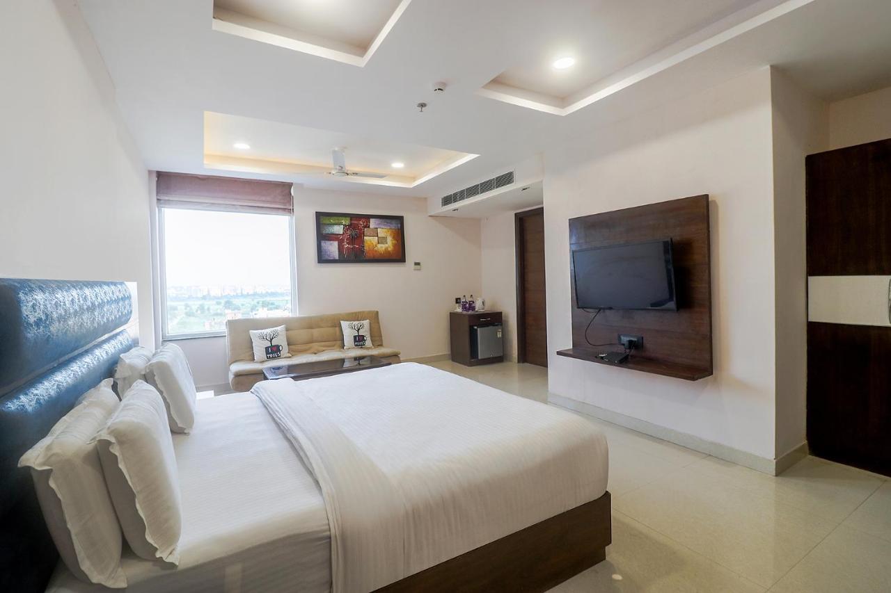Fabhotel Mid Town Grand Panchkula Extérieur photo