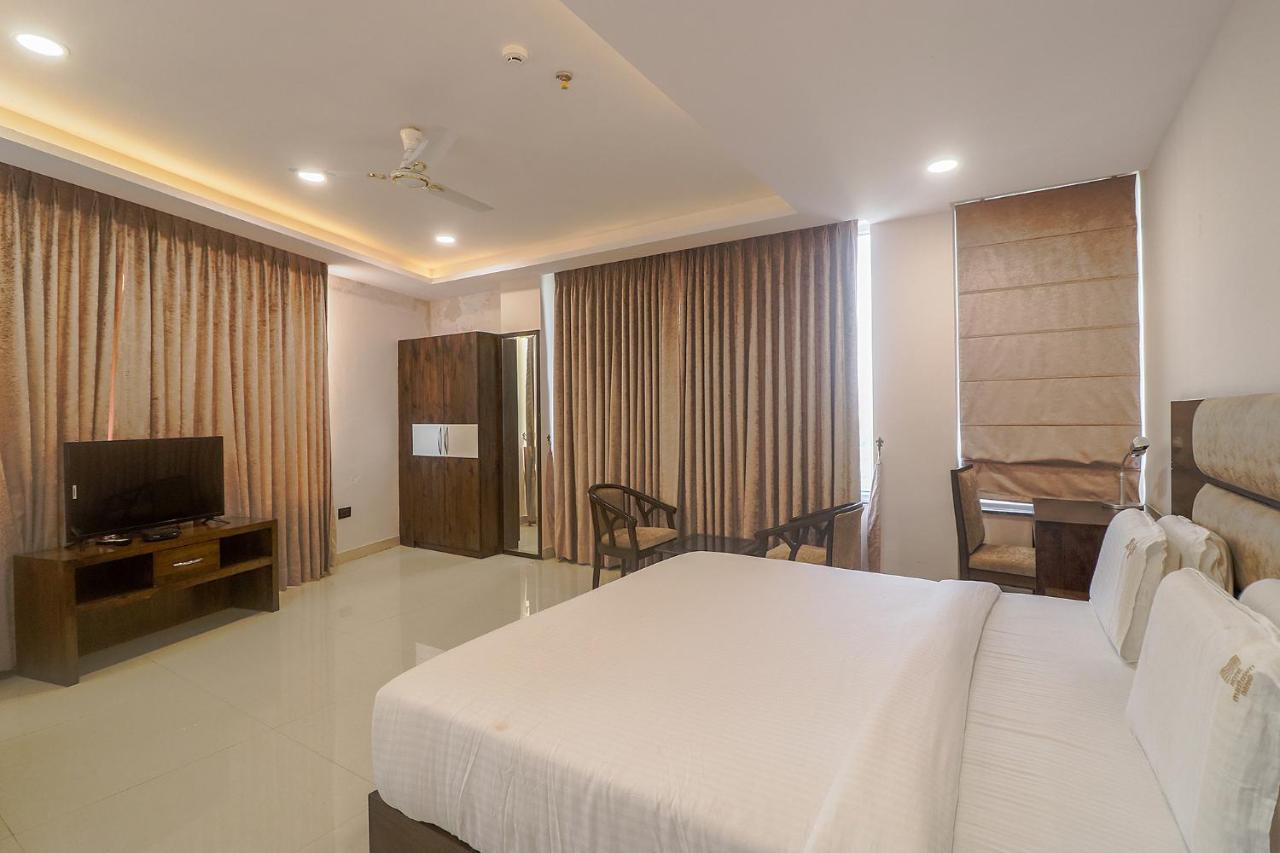 Fabhotel Mid Town Grand Panchkula Extérieur photo