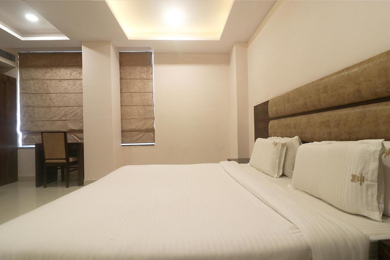 Fabhotel Mid Town Grand Panchkula Extérieur photo