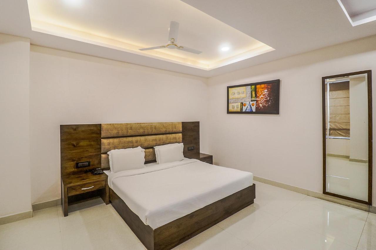 Fabhotel Mid Town Grand Panchkula Extérieur photo