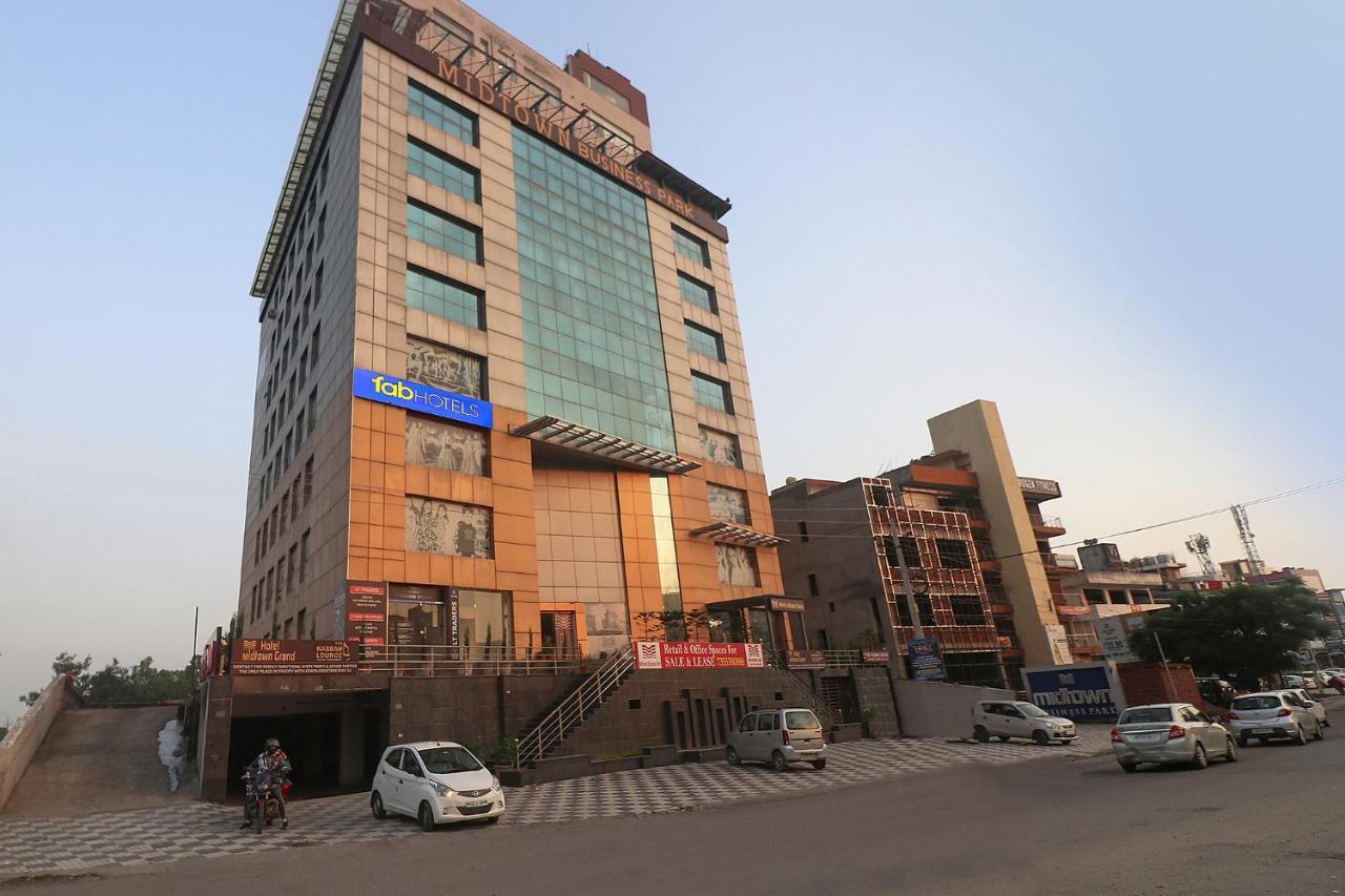 Fabhotel Mid Town Grand Panchkula Extérieur photo