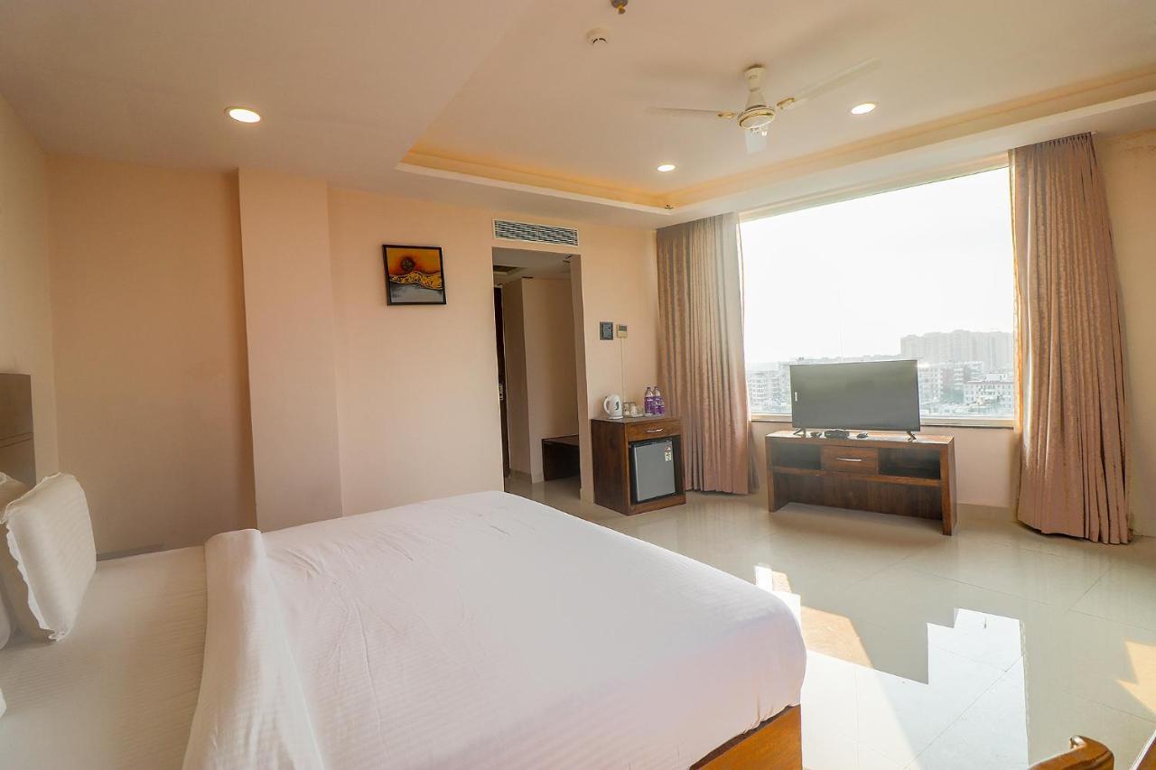 Fabhotel Mid Town Grand Panchkula Extérieur photo