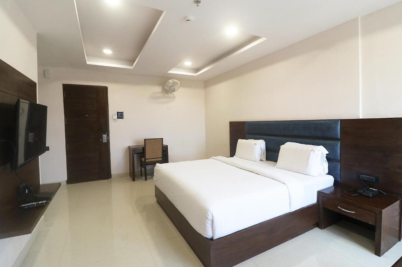 Fabhotel Mid Town Grand Panchkula Extérieur photo